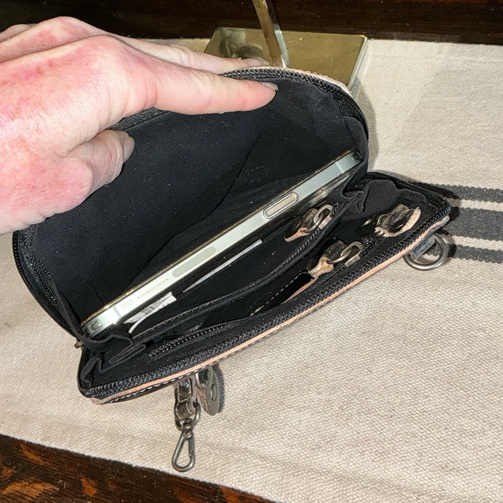 NWT Bed Stu Leather Ventura Crossbody Clutch Bag Black Hand Wash Retail $155 - Picture 9 of 13